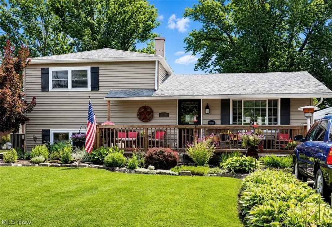 905 West Drive, Sheffield Lake, OH 44054 - #1