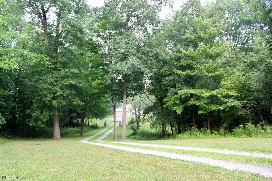 9555 S Salem Warren Road, Salem, OH 44460 - #3