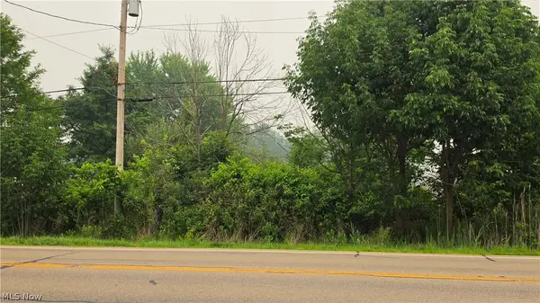 E Calla Road, Poland, OH 44514
