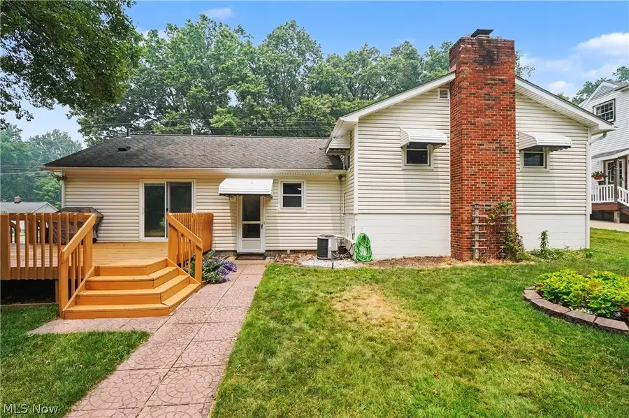 508 Loomis Avenue, Cuyahoga Falls, OH 44221 - #3