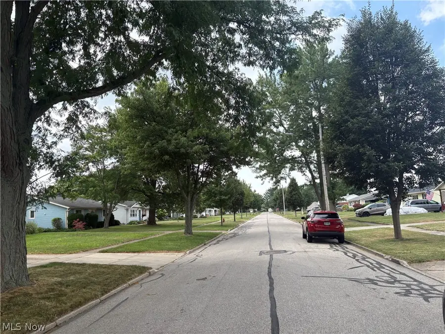 448 Chestnut Drive, Berea, OH 44017 - #2