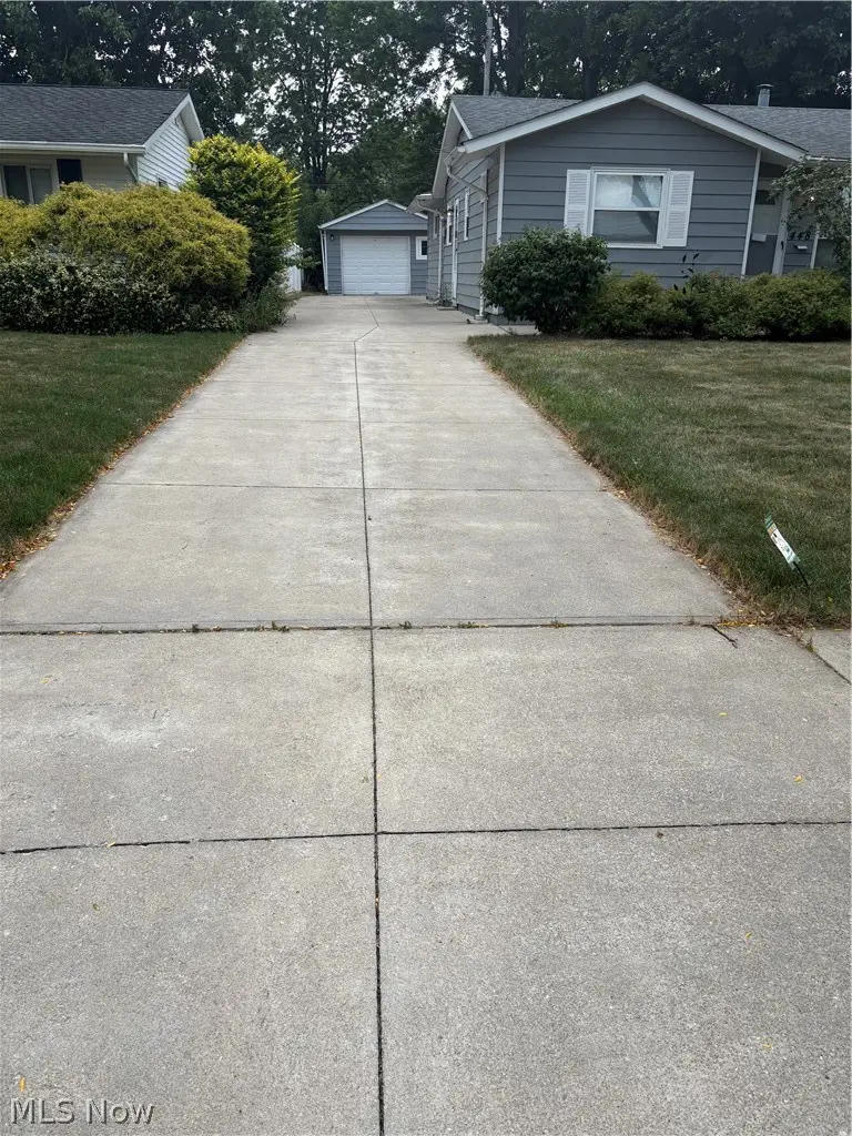 448 Chestnut Drive, Berea, OH 44017 - #3