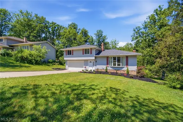 5864 North Oval, Solon, OH 44139
