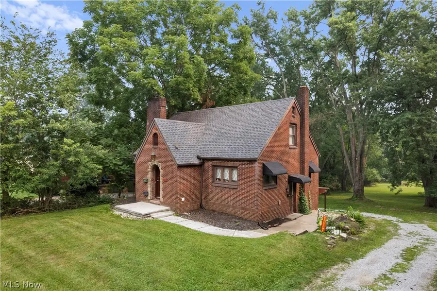 2442 Newton Street, Akron, OH 44305 - #3
