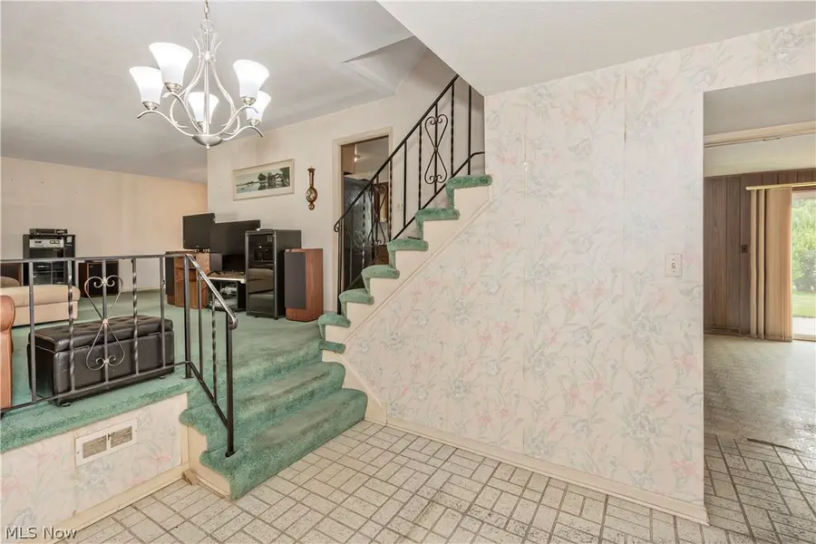 5134 Hickory Drive, Cleveland, OH 44124 - #3