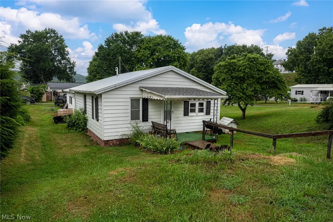 1109 Cemetery Drive, Coshocton, OH 43812 - #1