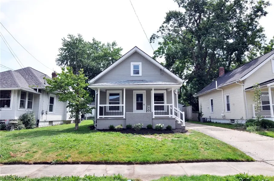 557 Wesleyan Avenue, Barberton, OH 44203 - #2