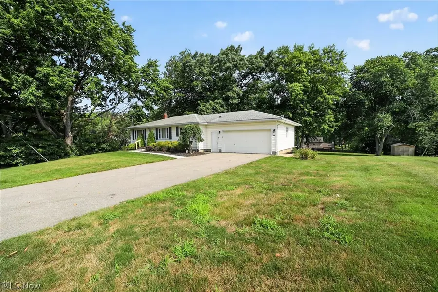 673 Knollwood Drive, Green, OH 44685 - #2