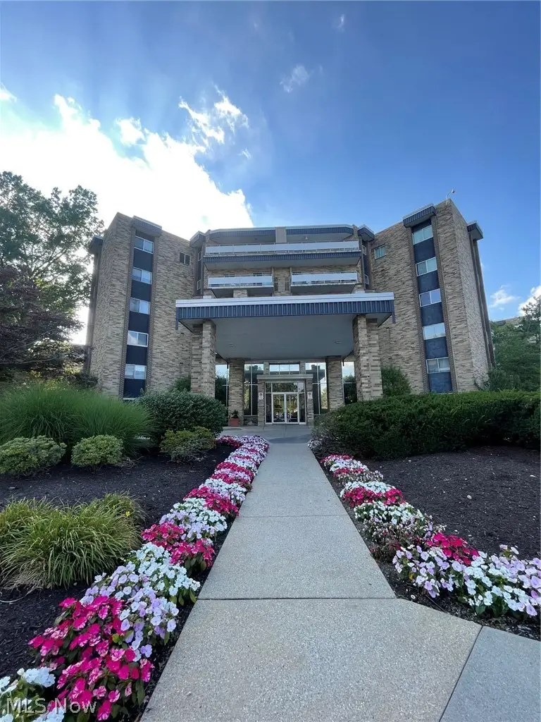2112 Acacia Park Drive #323, Lyndhurst, OH 44124 - #1