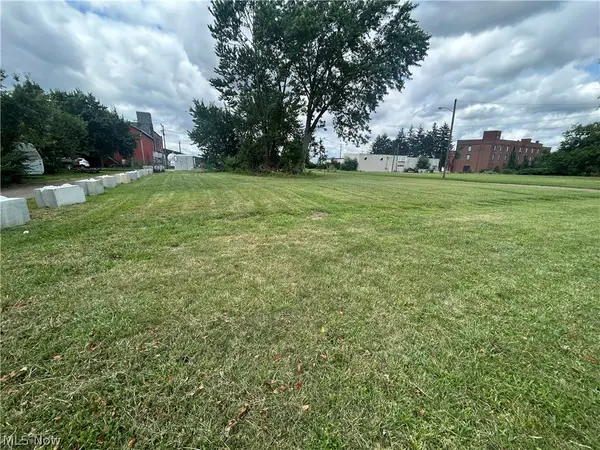 Wells Sw Avenue, Canton, OH 44707