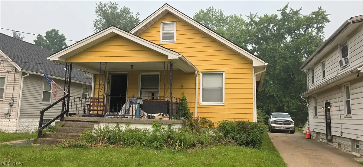 869 Sunshine Avenue, Youngstown, OH 44505 - #1