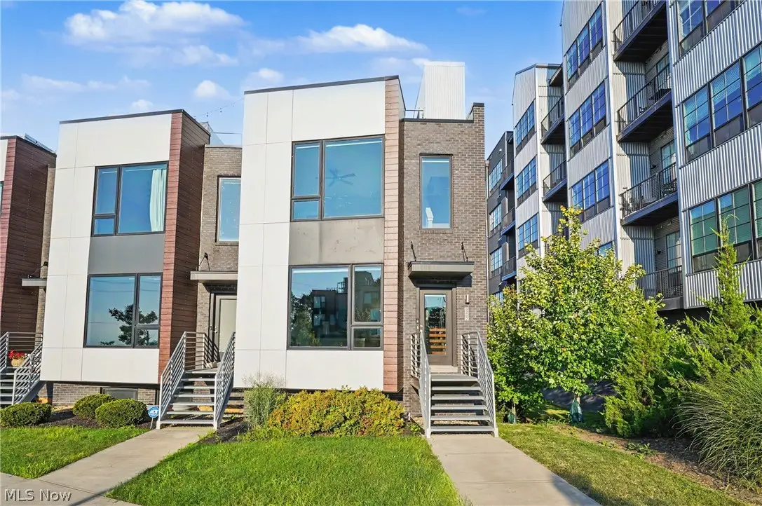 1262 W 70th Street, Cleveland, OH 44102 - #1