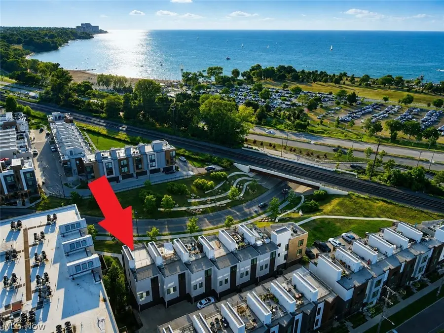 1262 W 70th Street, Cleveland, OH 44102 - #2