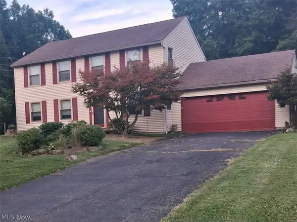 2691 Elizabeth Drive, Lordstown, OH 44481