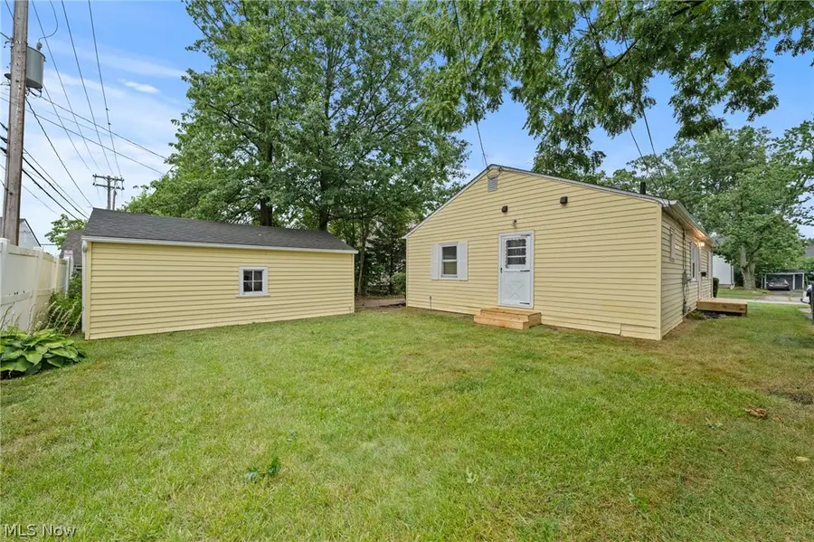 2330 21 Street, Cuyahoga Falls, OH 44223 - #3