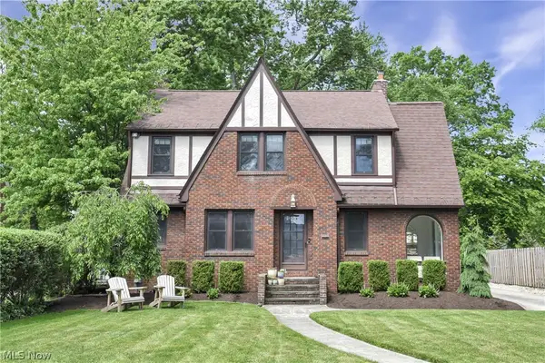 348 Lake Forest Drive, Bay Village, OH 44140