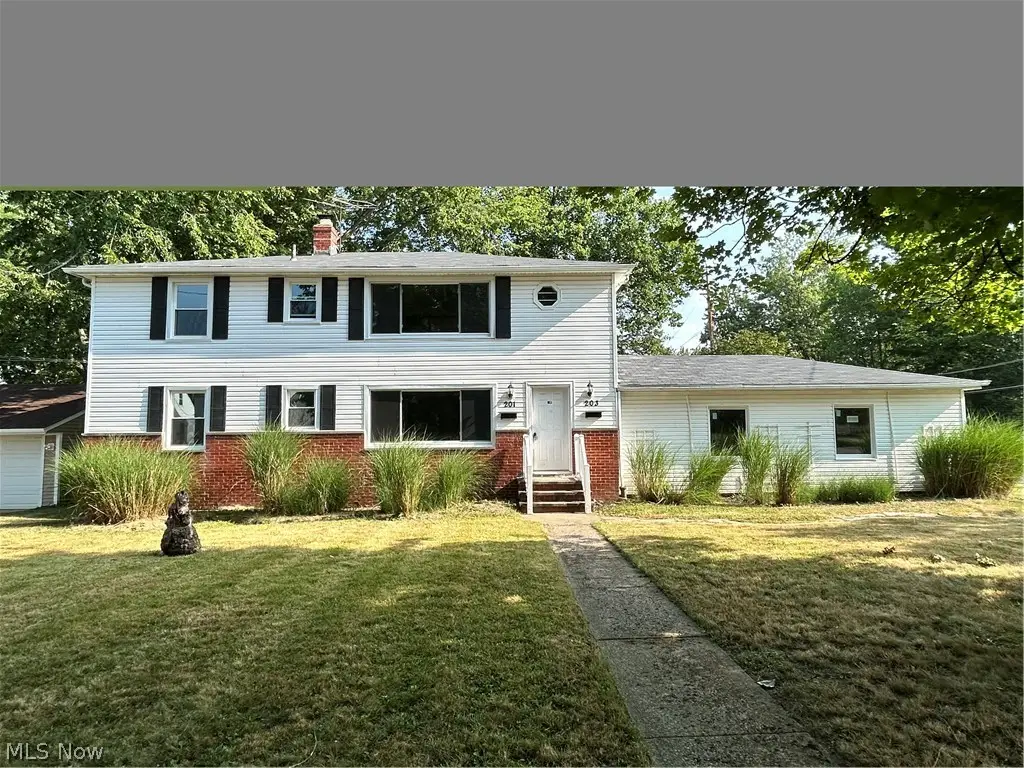 201 W Glendale Street, Bedford, OH 44146 - #1