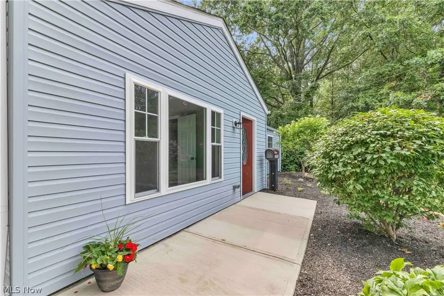 33910 Jennison Street, Eastlake, OH 44095 - #3