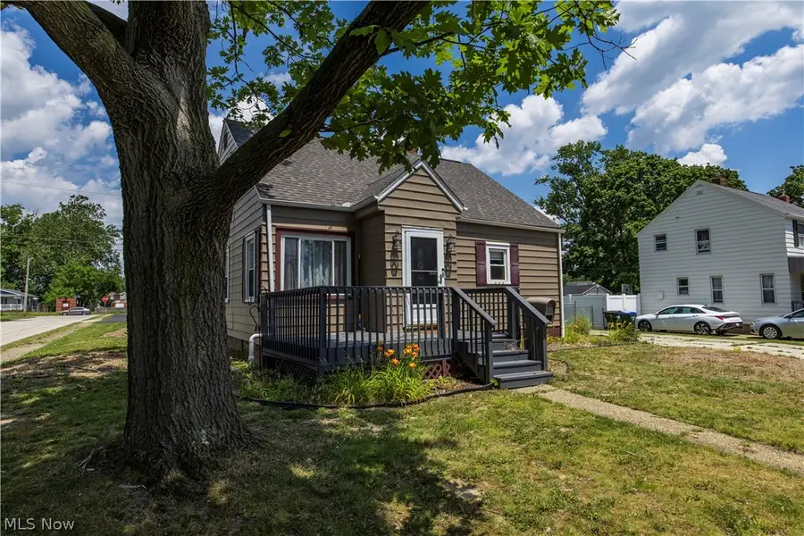 33 Pierce Avenue, Cuyahoga Falls, OH 44221 - #3