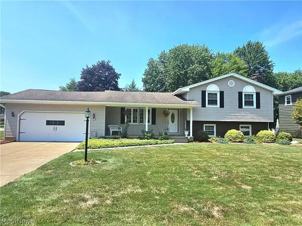 8394 Four Seasons Trail, Youngstown, OH 44514
