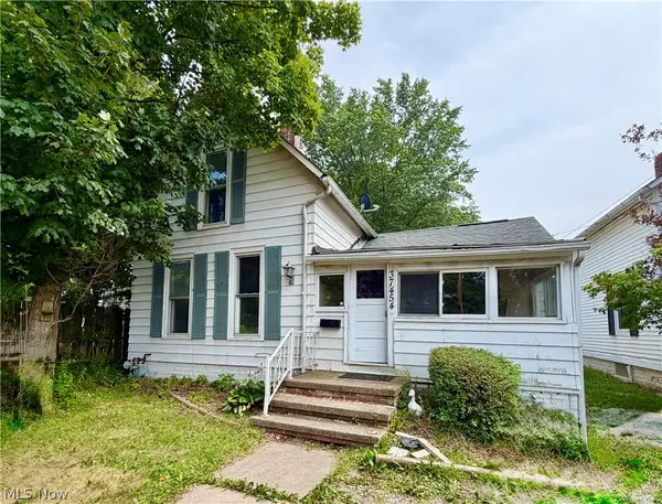 37454 Euclid Avenue, Willoughby, OH 44094