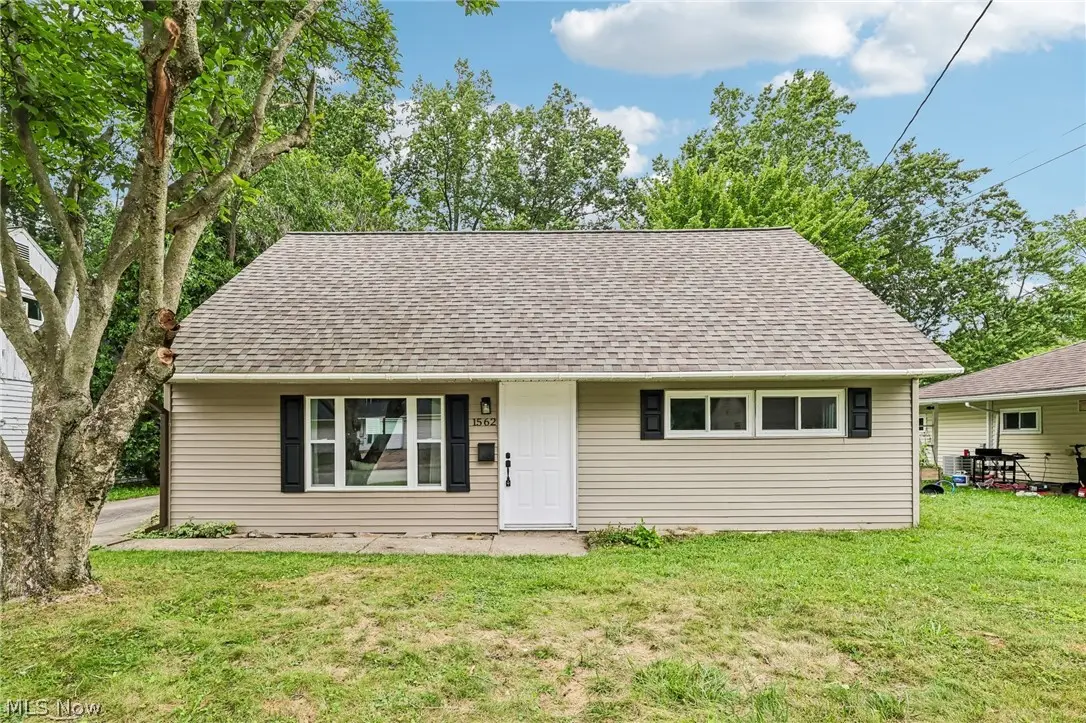 1562 Denison Nw Avenue, Warren, OH 44485 - #1