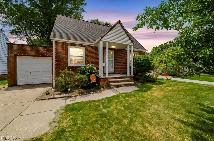 134 E 293rd Street, Willowick, OH 44095 - #2