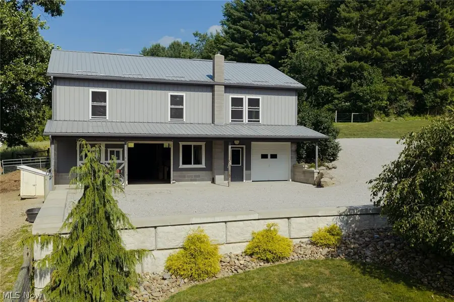 13862 Lawnfield Street Sw, Beach City, OH 44608 - #3