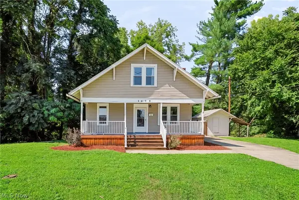 1418 Hocking Road, Belpre, OH 45714