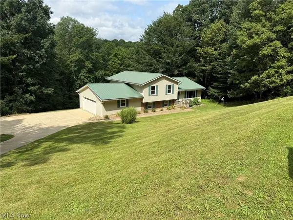 2699 Ruswil Drive, Millersburg, OH 44654