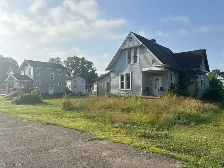 420 W 4th Street, Uhrichsville, OH 44683 - #2