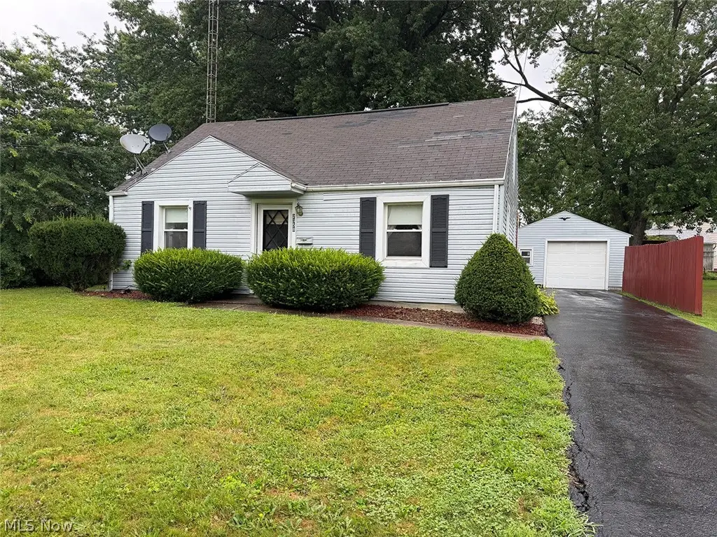 2358 Clark Avenue, Alliance, OH 44601 - #1