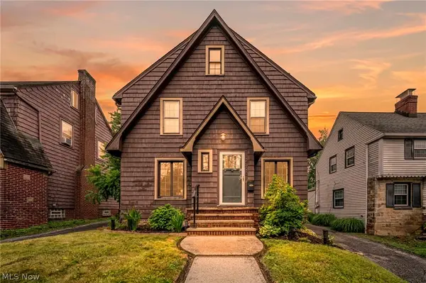 2390 Rinard Road, Cleveland Heights, OH 44118