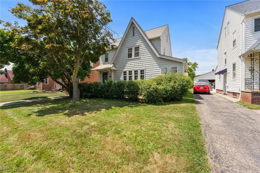 396 E 214th Street, Euclid, OH 44123 - #2