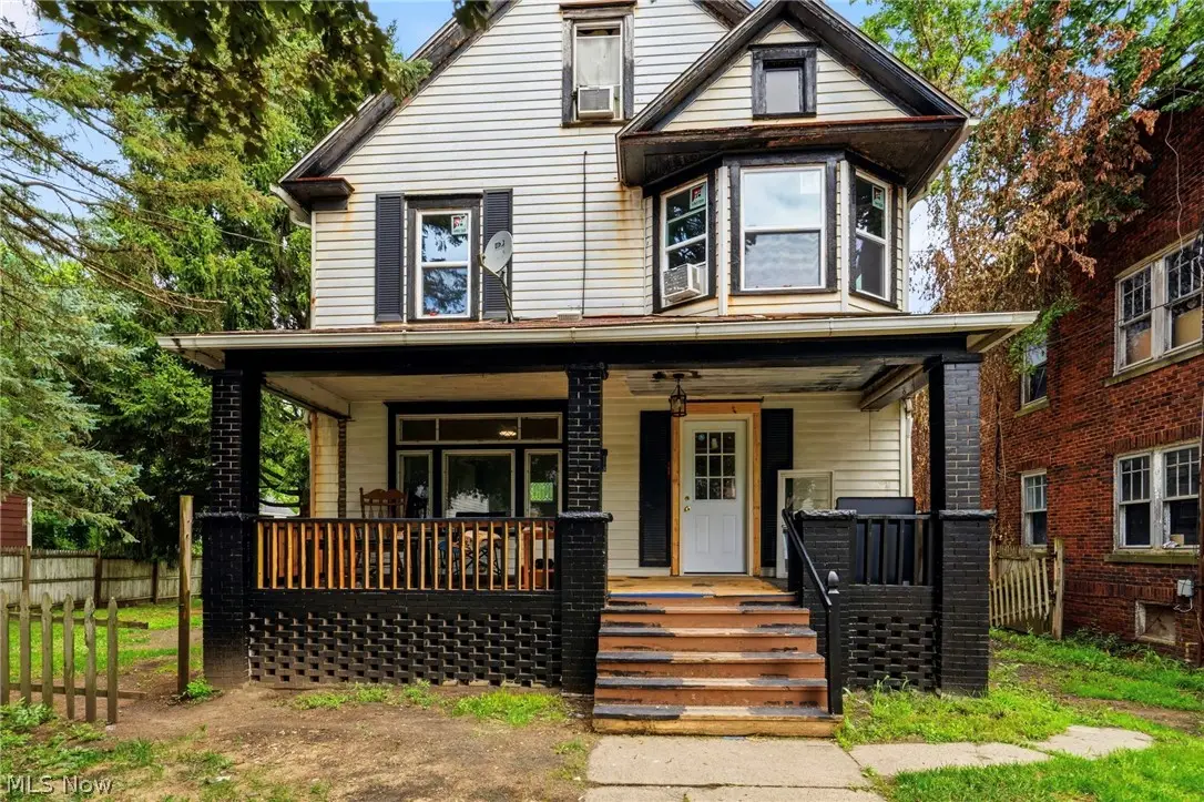 105 W Harrison Street, Alliance, OH 44601 - #1