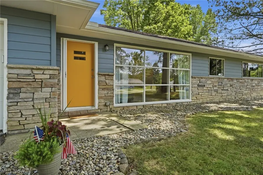 8161 Marianna Boulevard, Broadview Heights, OH 44147 - #2