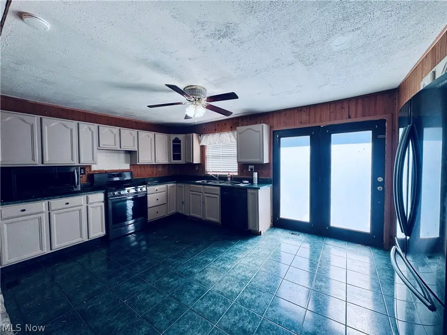 2800 Bender Road, Marietta, OH 45750 - #2