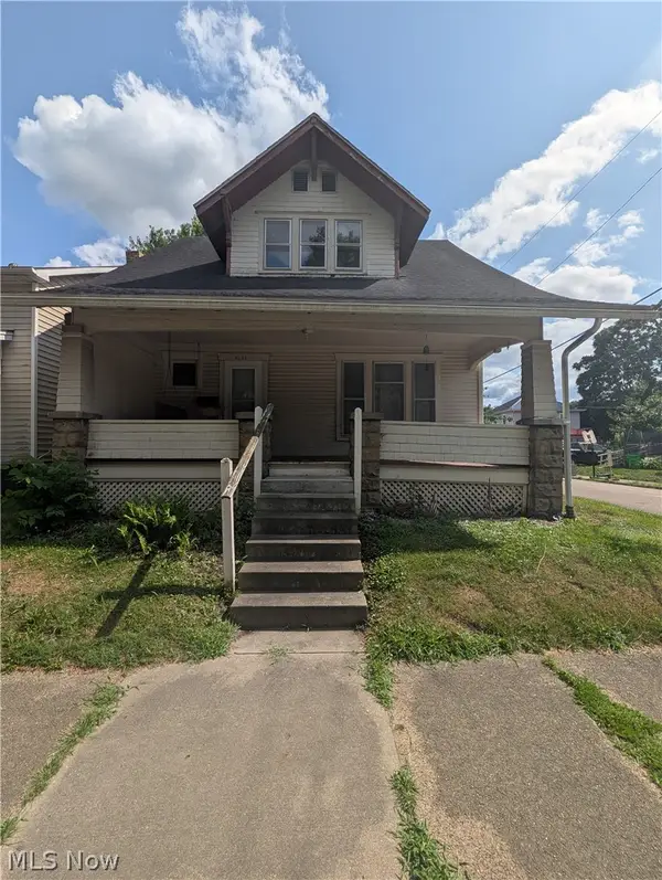 1211 Chestnut Street, Coshocton, OH 43812