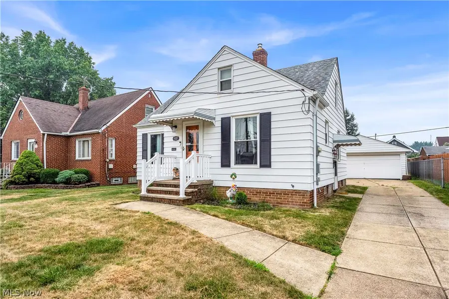 6209 Archmere Avenue, Brooklyn, OH 44144 - #2