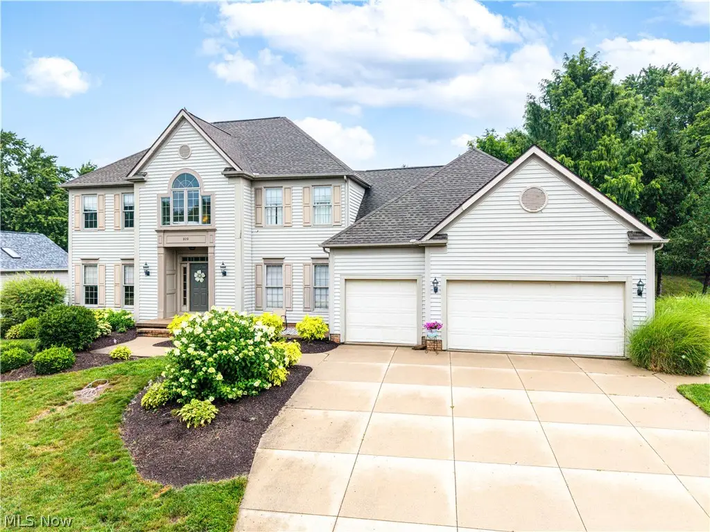 809 Adam Run Drive, Cuyahoga Falls, OH 44223 - #1