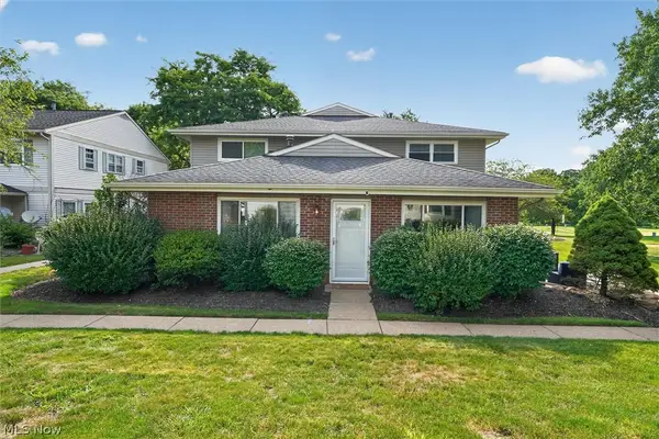 3826 Twin Pines Drive, Green, OH 44685