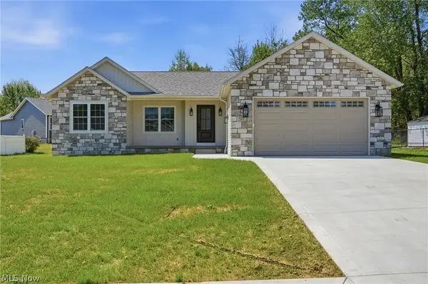 517 Whitetail Ne Trail, Canton, OH 44704
