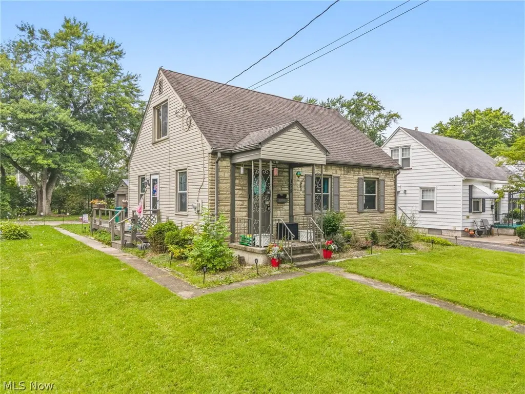 178 S Edgehill Avenue, Austintown, OH 44515 - #1