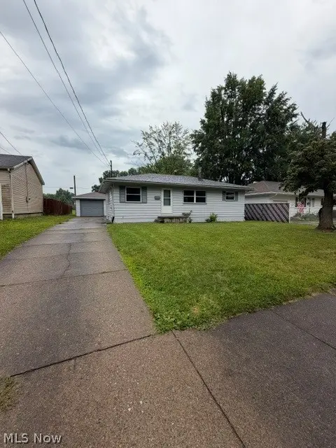 2915 Northwest Nw Boulevard, Warren, OH 44485