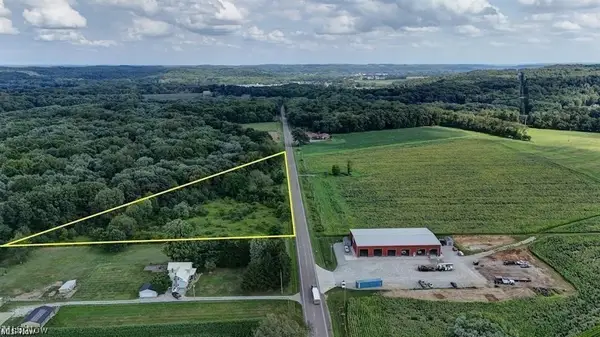 State Route 250 Nw, Beach City, OH 44608