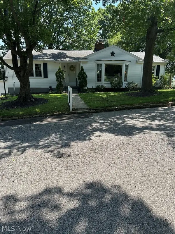 41 8th Street, Barberton, OH 44203