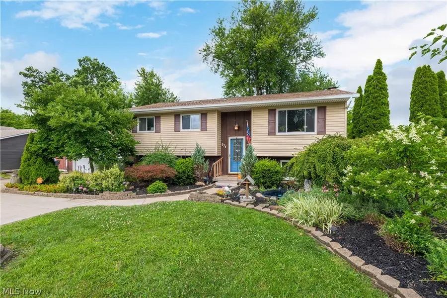 914 Stark Street, Sheffield Lake, OH 44054 - #2