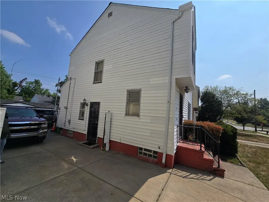 4069 Hinsdale Road, Cleveland, OH 44121 - #3