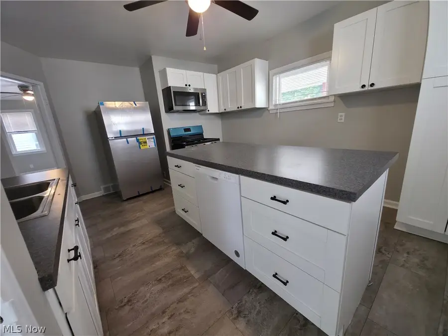 1810 Saint Elmo Ne Avenue, Canton, OH 44705 - #3