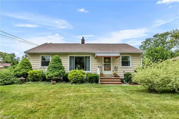 6676 Mackenzie, North Olmsted, OH 44070
